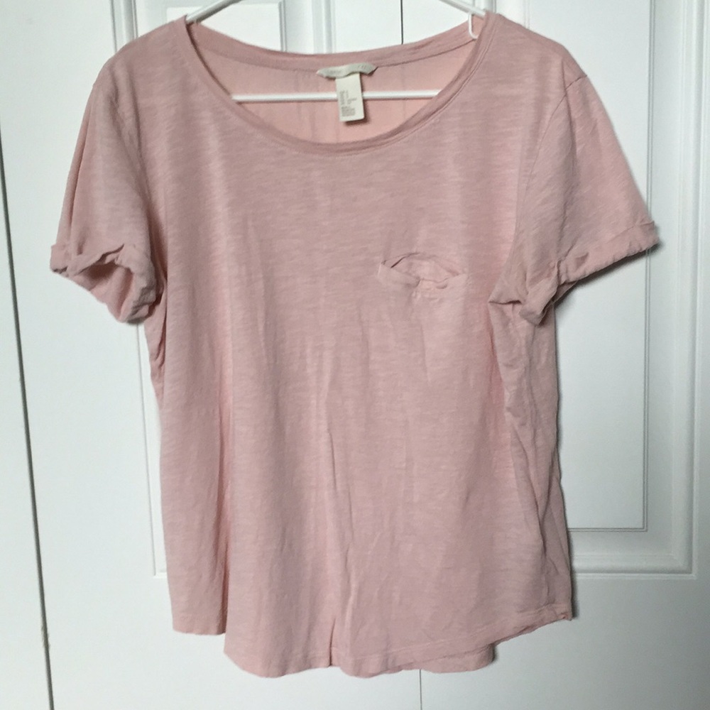 Size small H&M blush pink basic tee!